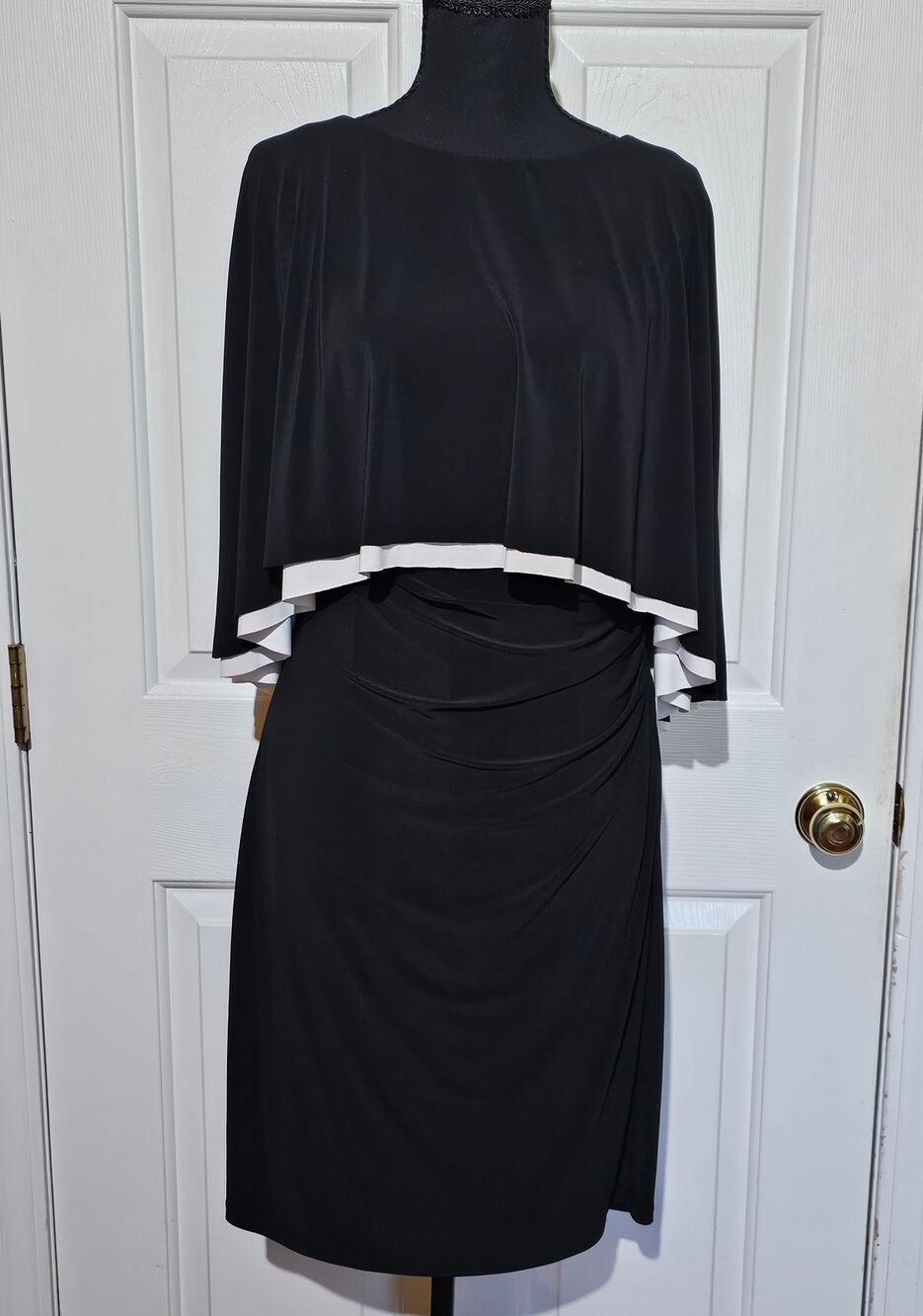 Lauren Ralph Lauren Size 8 Black White Cape Overlay Ruched Cocktail Dress